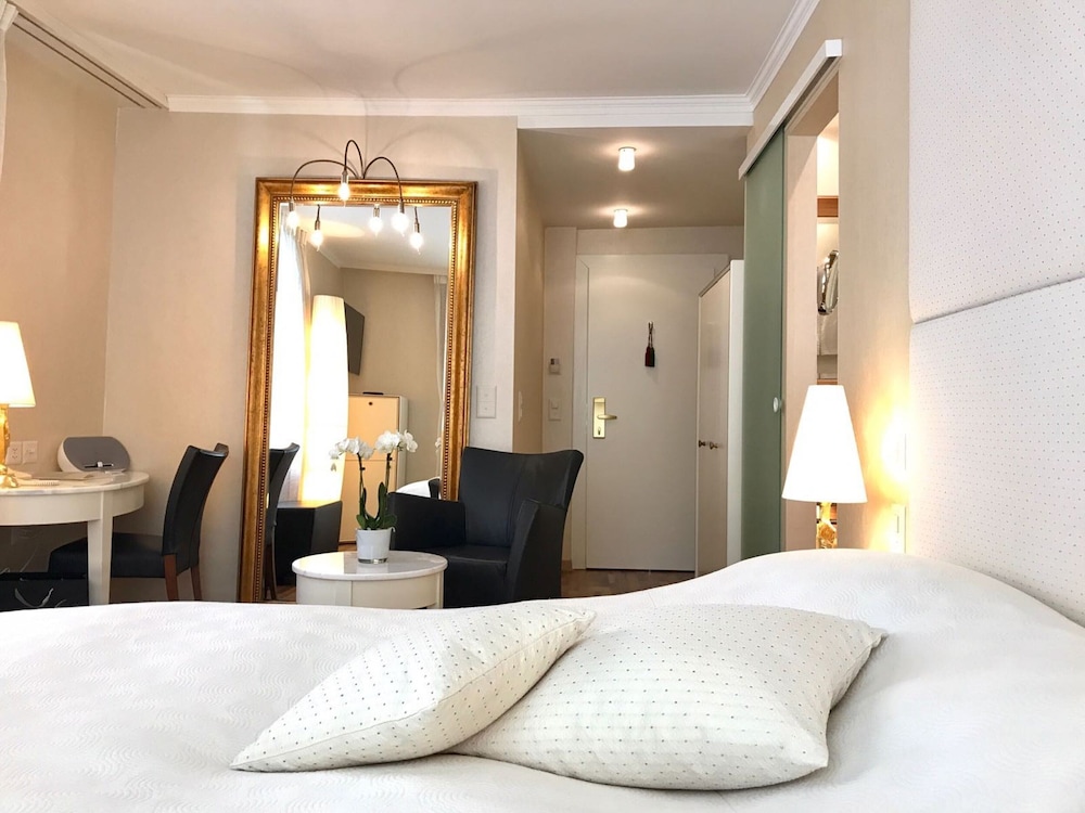 Double Room, City View (Queenroom) photo 2