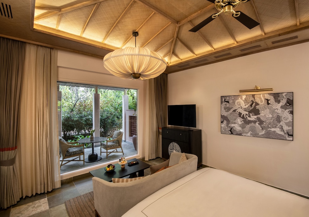 Luxury Room, 1 King Bed (Private Courtyard)