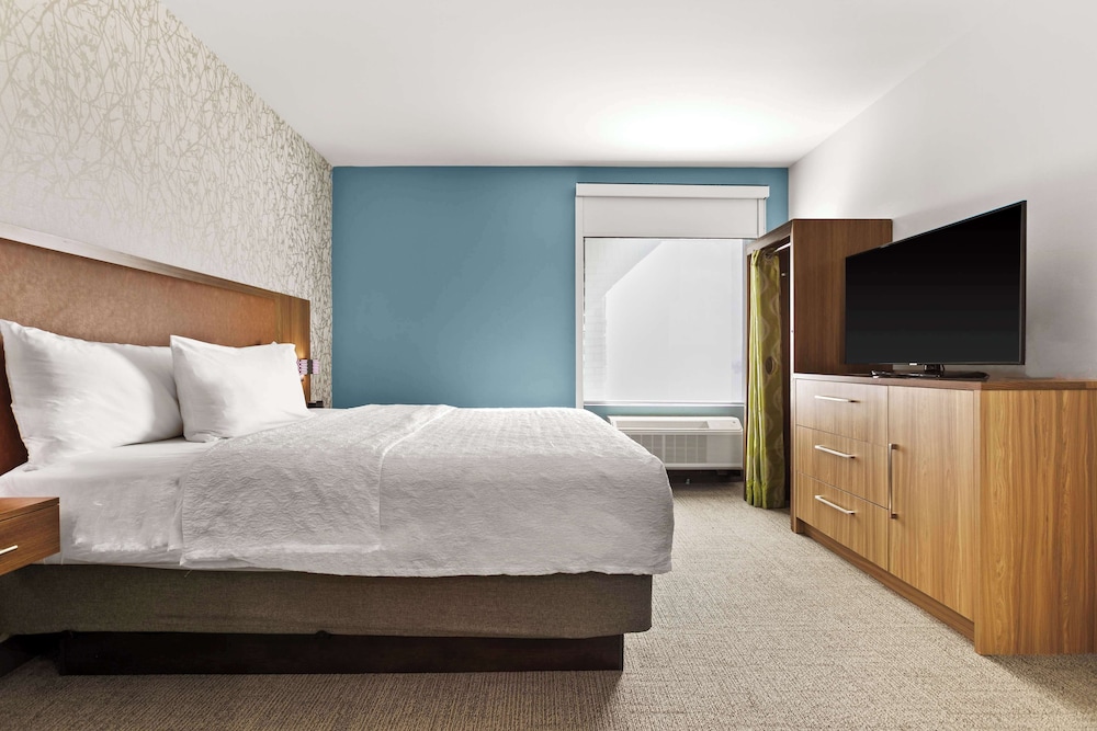 Suite, 1 Bedroom - Photo 2