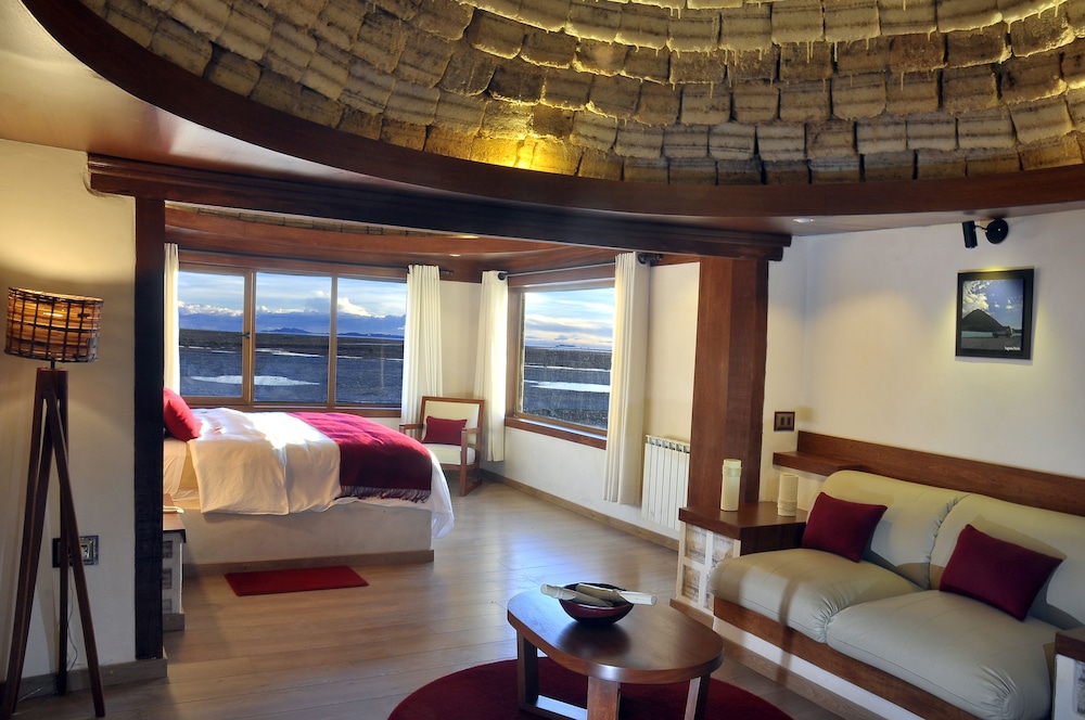 Deluxe Suite, 1 Queen Bed, Mountain View