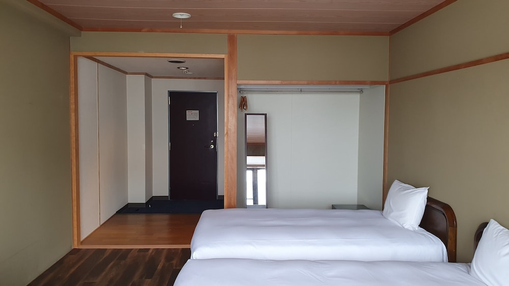 Family Quadruple Room - Photo 7