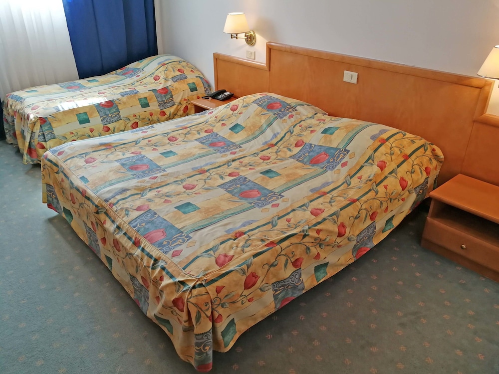 Standard Room (plus 1/3) photo 1