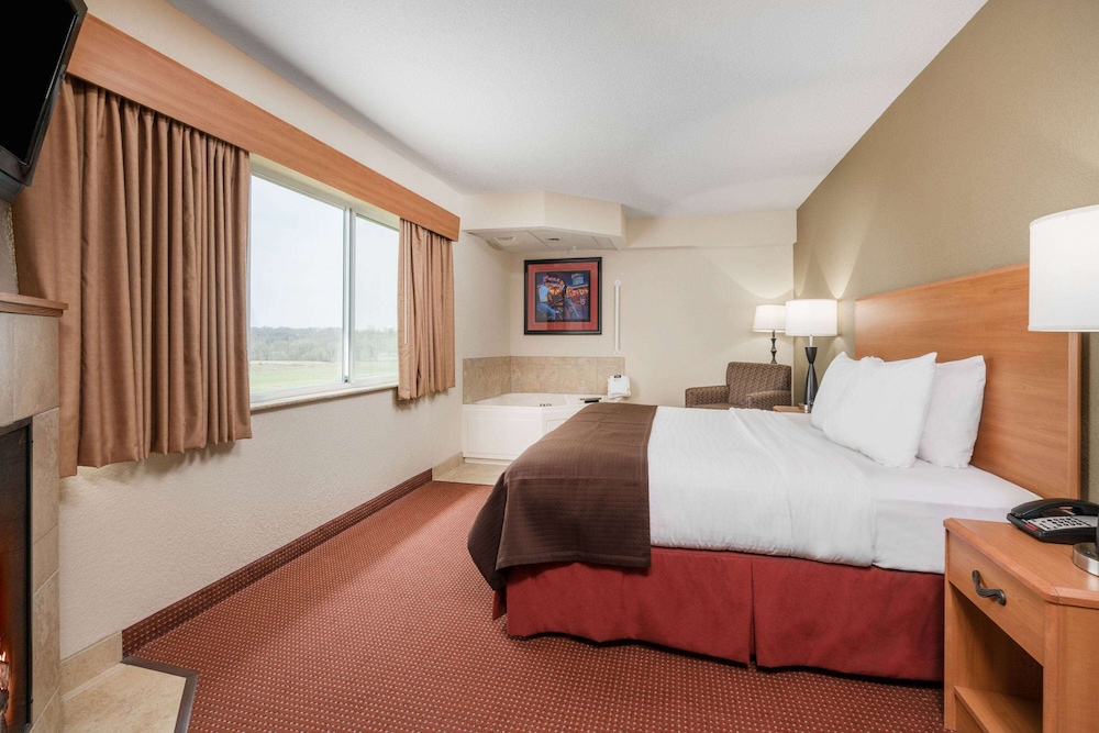 Premier Suite, 1 King Bed, Non Smoking photo 1