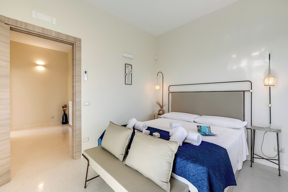 Family Villa, Multiple Bedrooms (Villa Elysium With Pool And Garden) photo 1