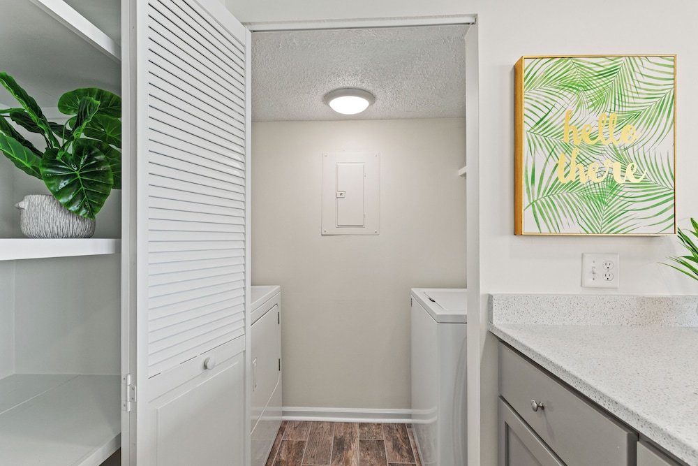 "Sandcastle" - 2 Bedroom 2 Bath Beachfront Condo, photo 6