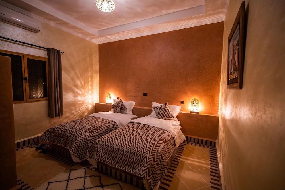 Deluxe Twin Room - Photo 21