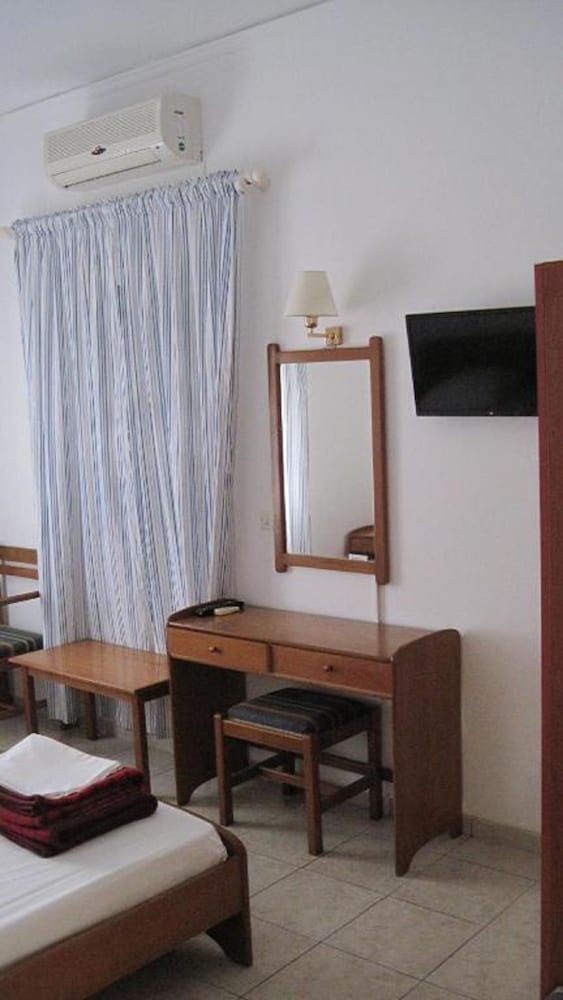 Family Apartment, 2 Bedrooms, Kitchenette, Sea View - Photo 1