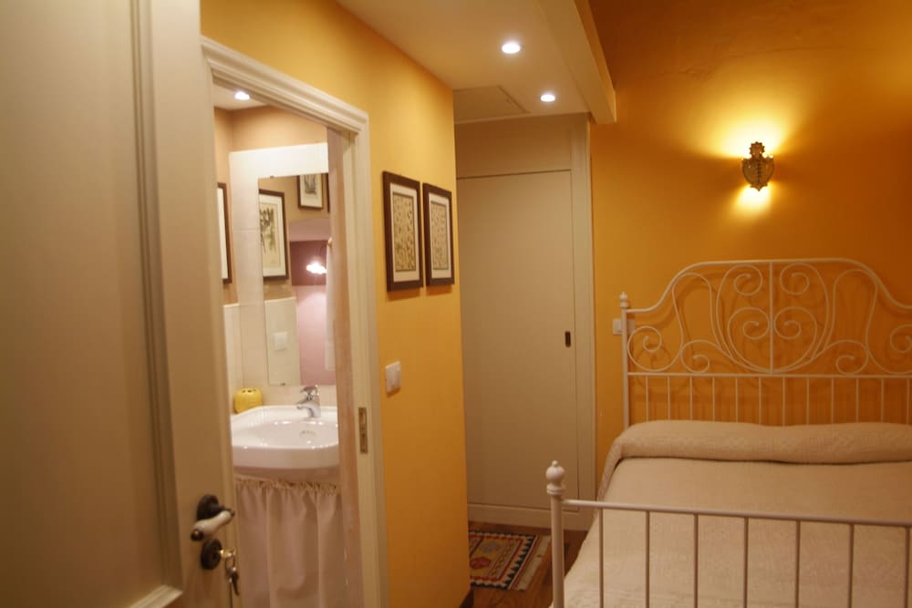 Basic Triple Room