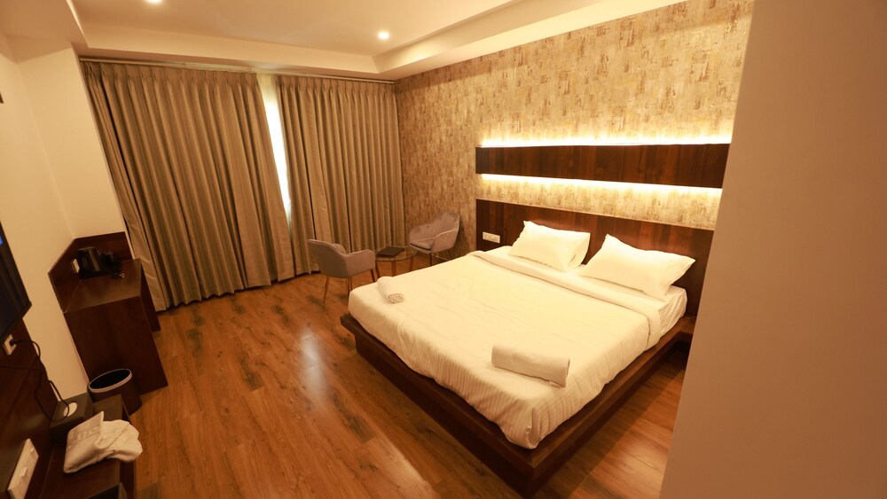 Executive Double Room, City View