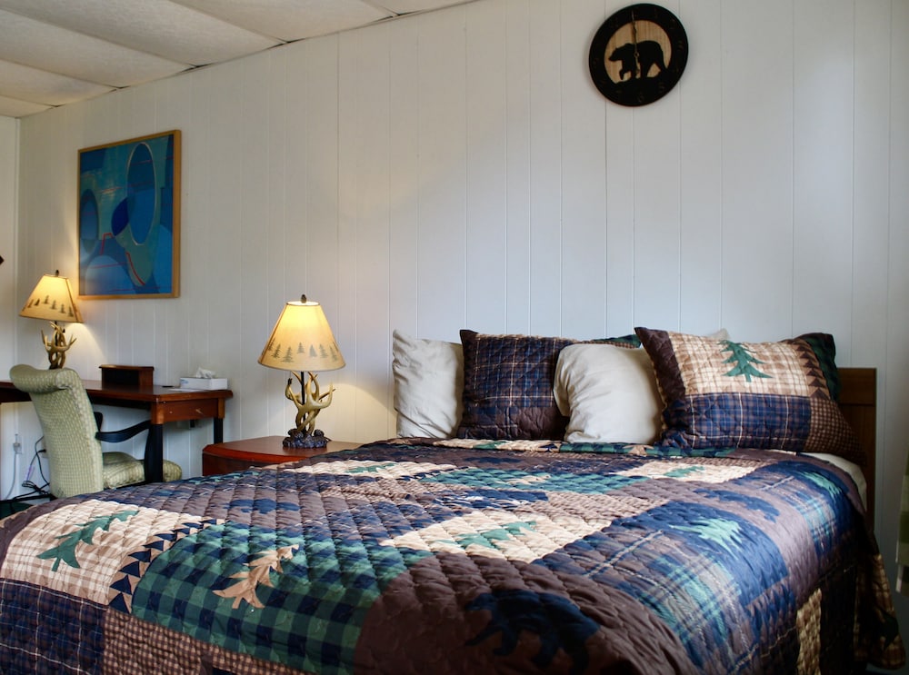 Standard Room, 1 Queen Bed - Photo 1