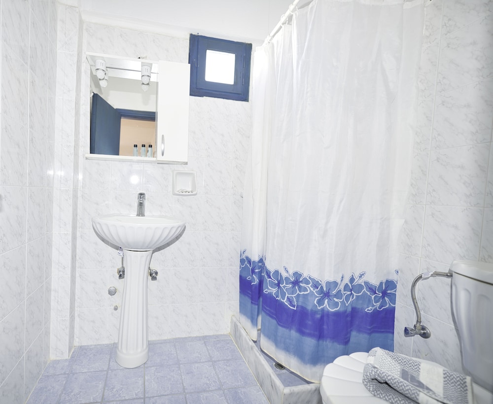 Standard Triple Room - Photo 3