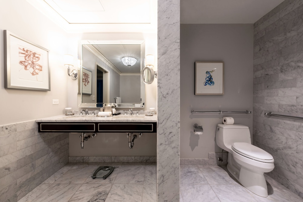 Waldorf Suite, Junior Suite, 1 King Bed, Accessible - Photo 6