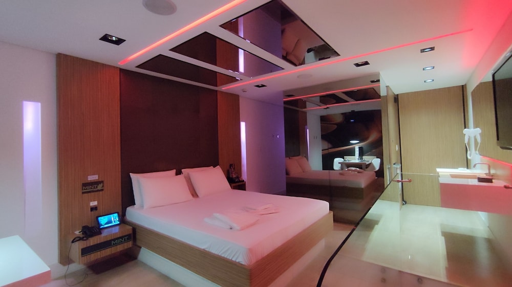Junior Suite, Private Bathroom