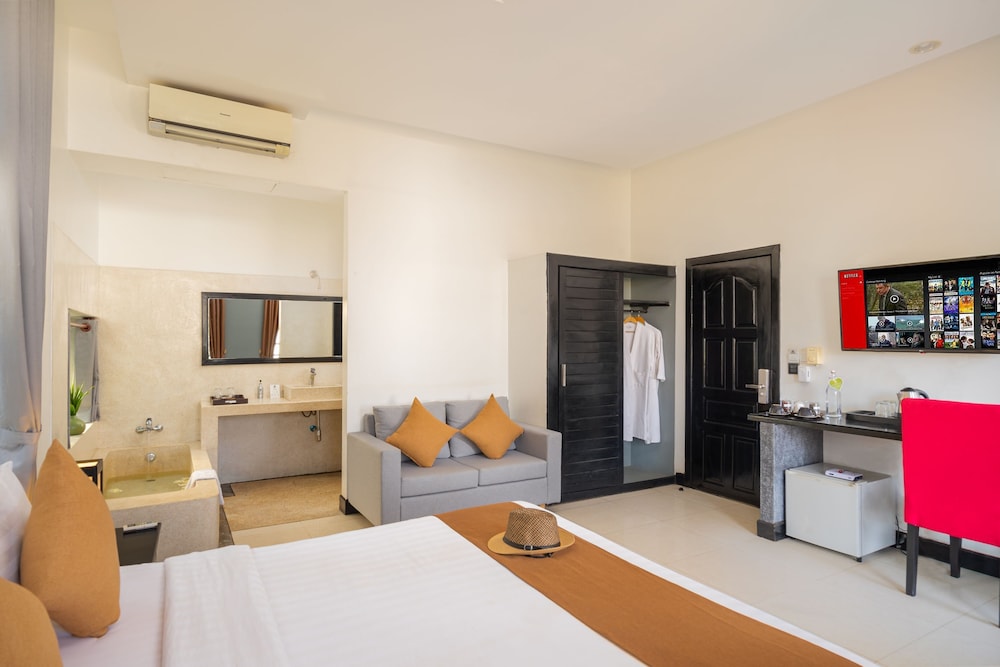 Deluxe Double Room, Pool View