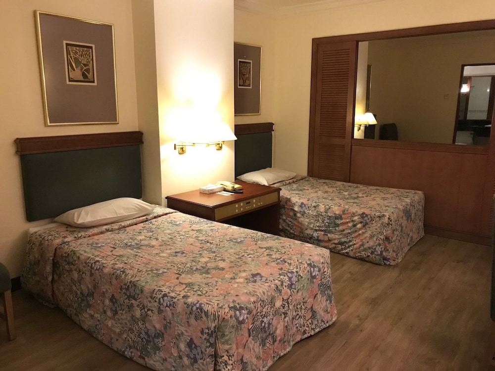 Standard Double or Twin Room, No Windows