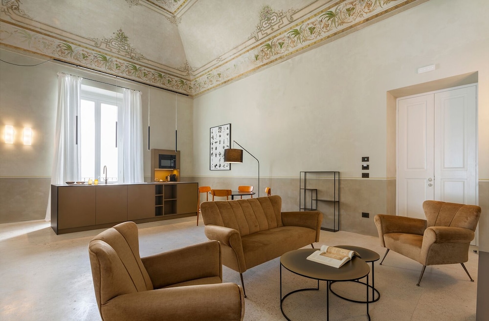 Royal Apartment