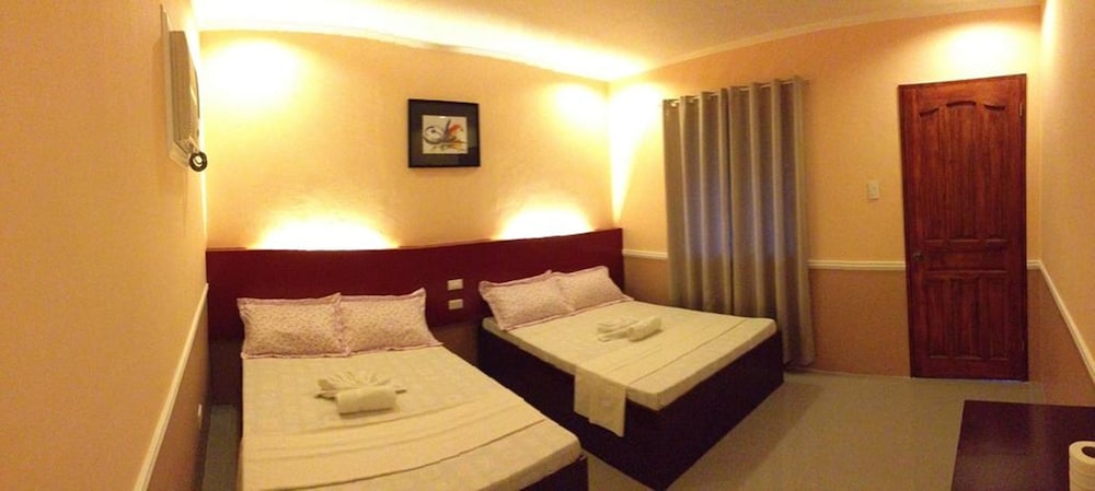 Deluxe Quadruple Room photo 2