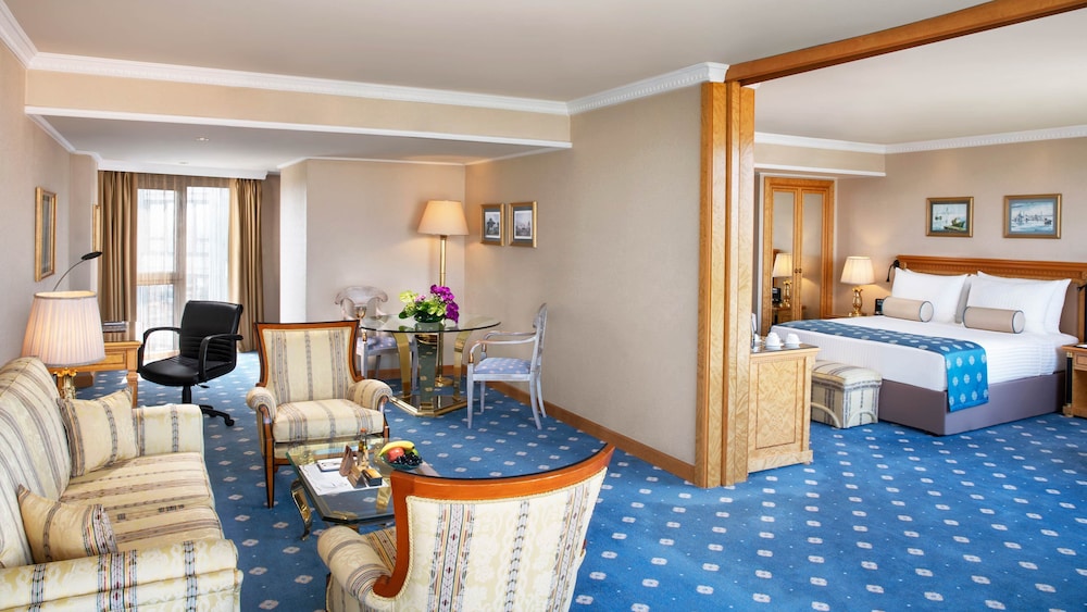 Suite, 1 Bedroom, Sea View thumbnail 5