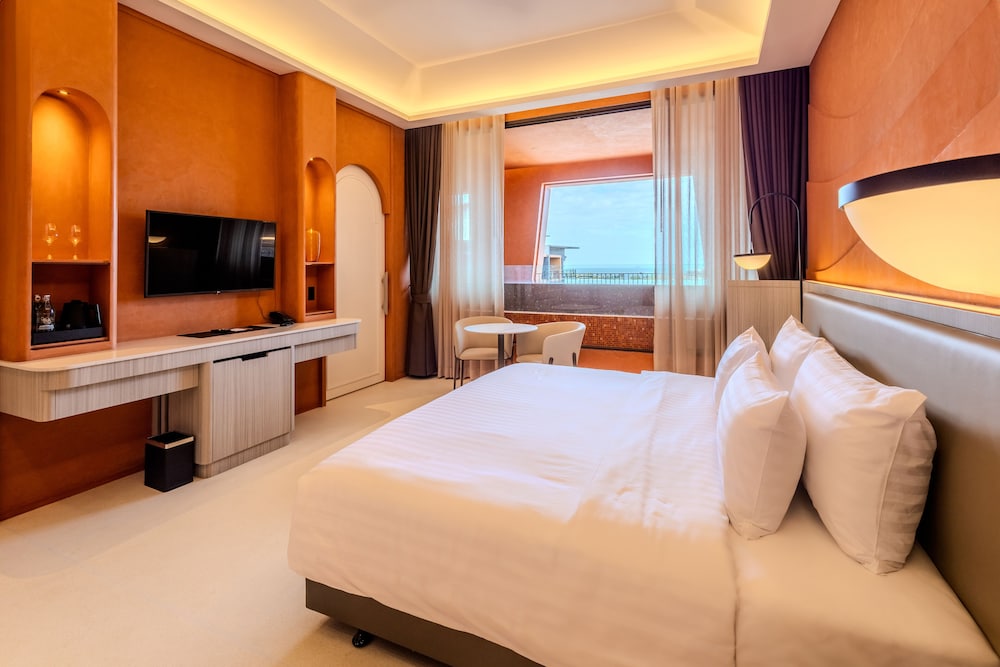 Deluxe Pool Suite Sea View - Photo 6
