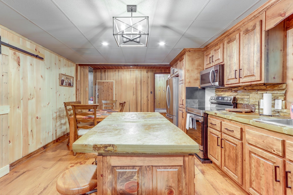 House (4 Bedrooms) photo 2