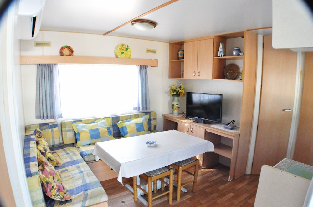 Bungalow, 3 Bedrooms, Terrace photo 2