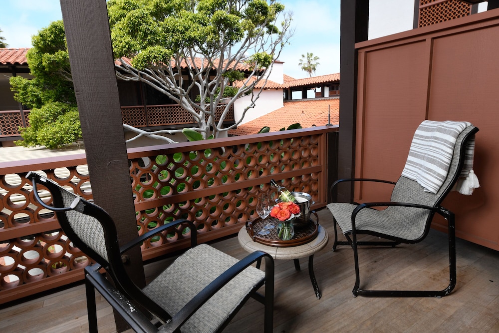 Standard Room, 2 Queen Beds (Garden Patio Two Queen Beds) - Photo 3