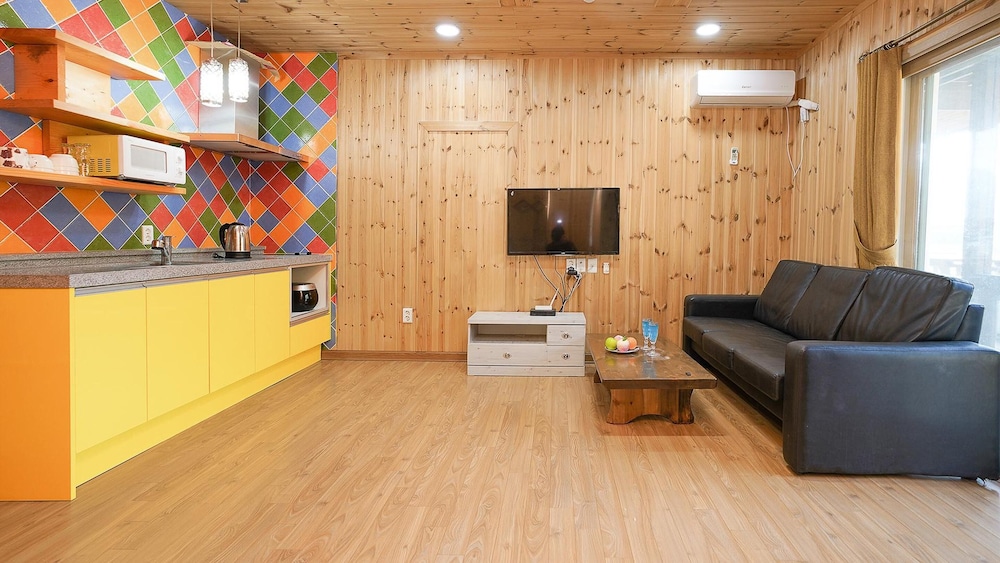 Basic Room, 1 Bedroom (A 101) - Photo 1