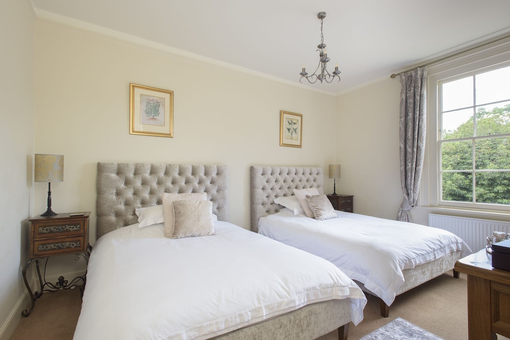 Classic Twin Room (Chittenden)