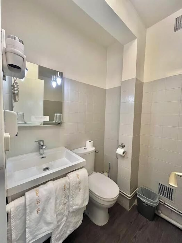 Superior Double Room, 1 Queen Bed, Balcony photo 2