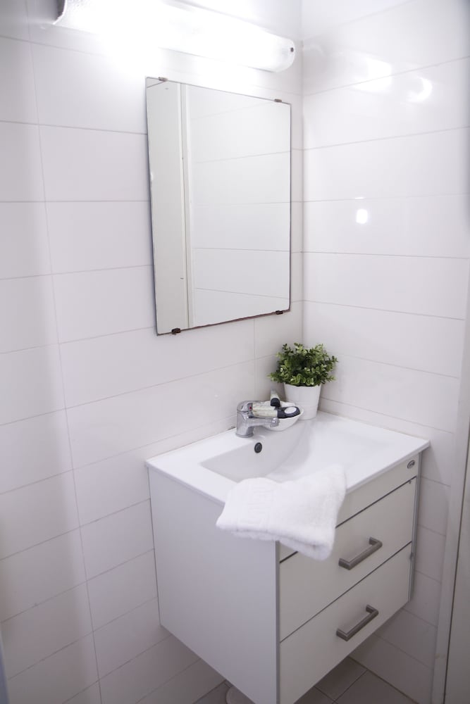 Economy Double or Twin Room (2nd Floor) photo 2
