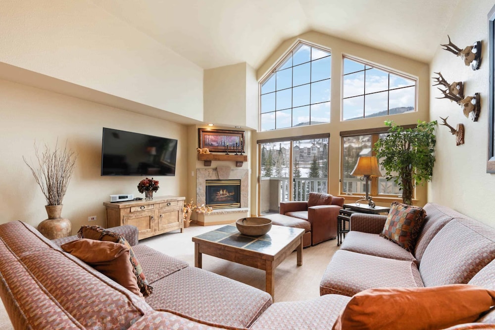 Deluxe Condo, 3 Bedrooms