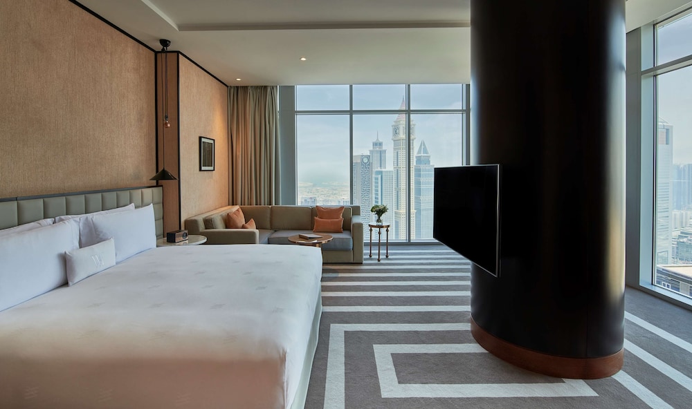 Room, 1 King Bed, Corner (Skyline View)