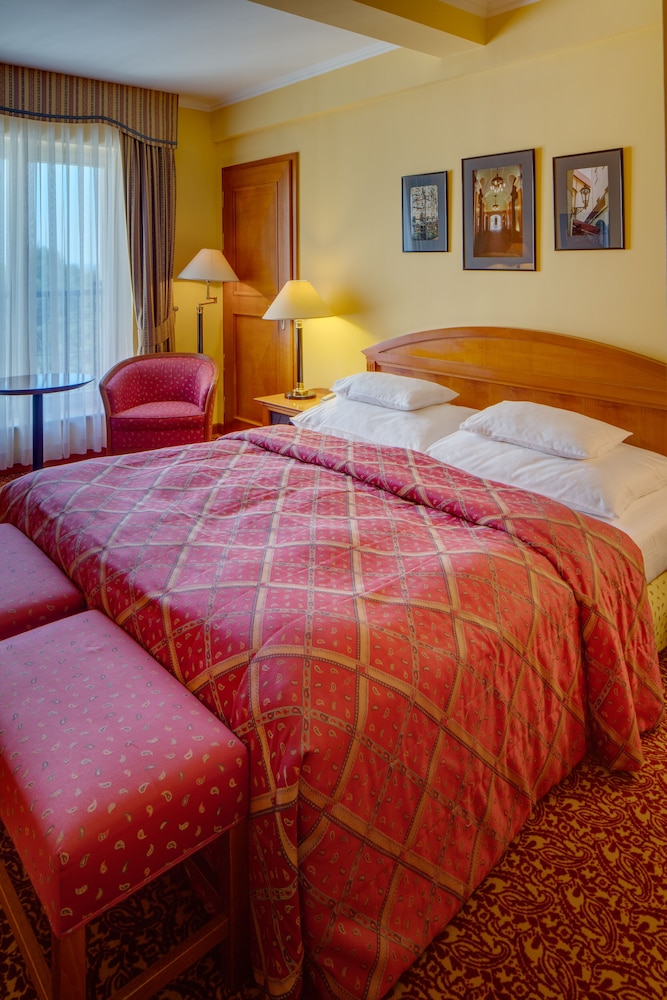 Standard Double Room - Photo 8