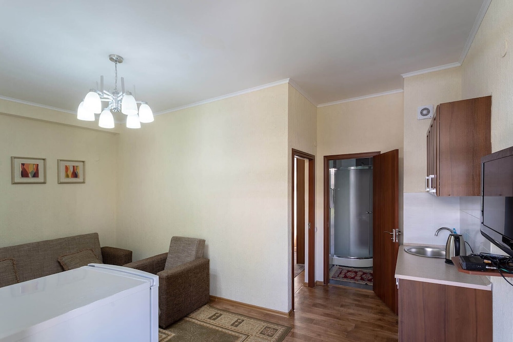 Deluxe Studio, Balcony, Garden View