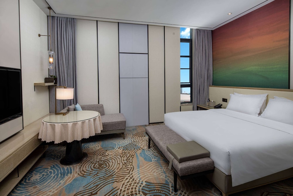 Superior Room, 1 King Bed, Non Smoking photo 1