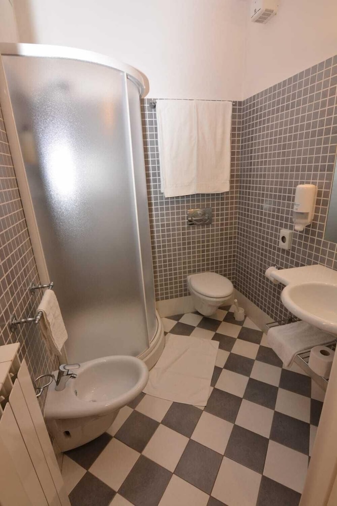 Double Room - Photo 24