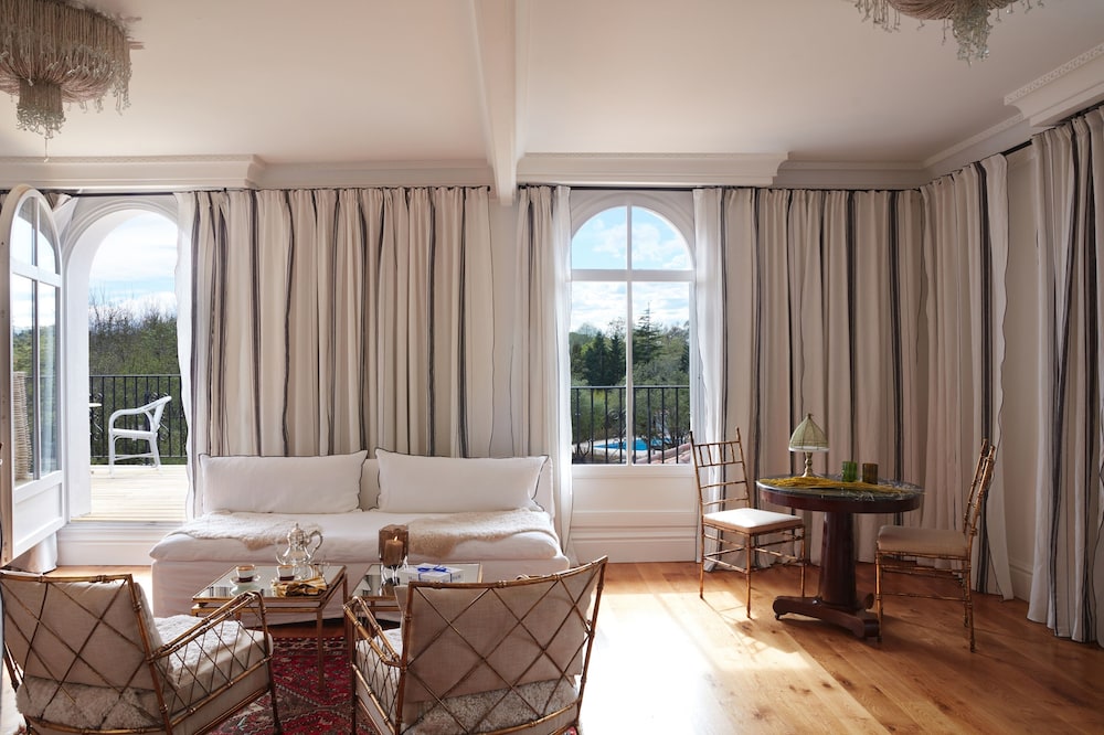 Superior Suite - Photo 6