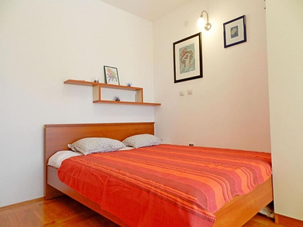 Apartment (A1)