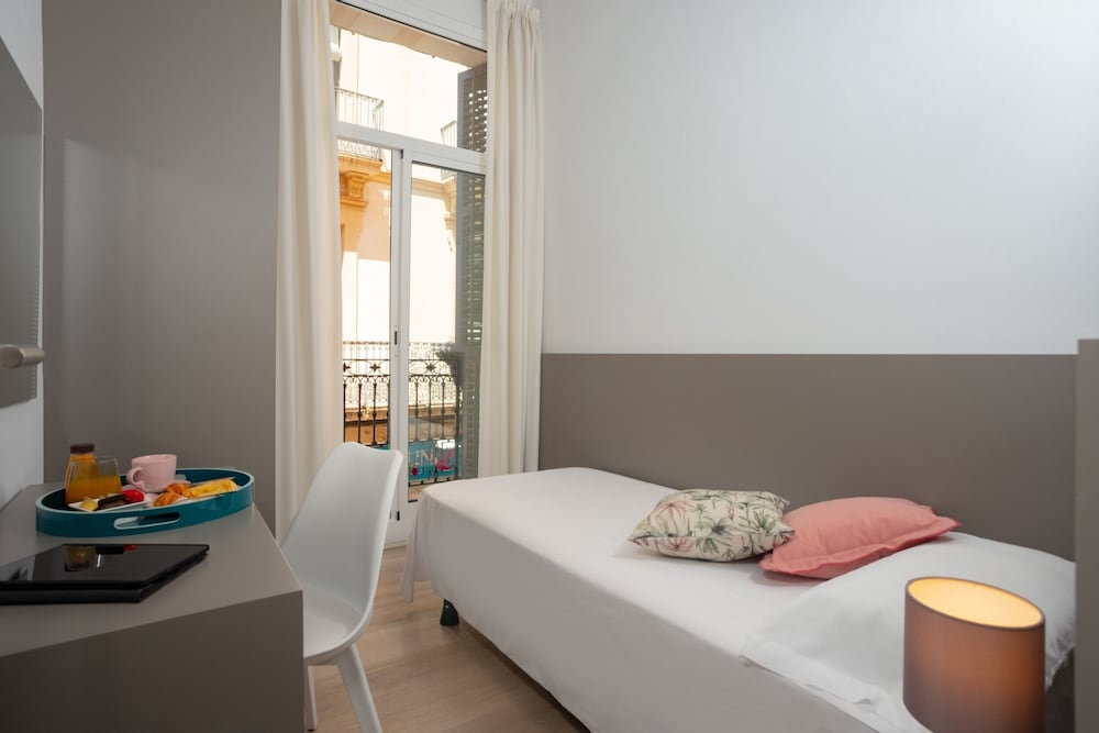 Single Room, Shared Bathroom, City View photo 2