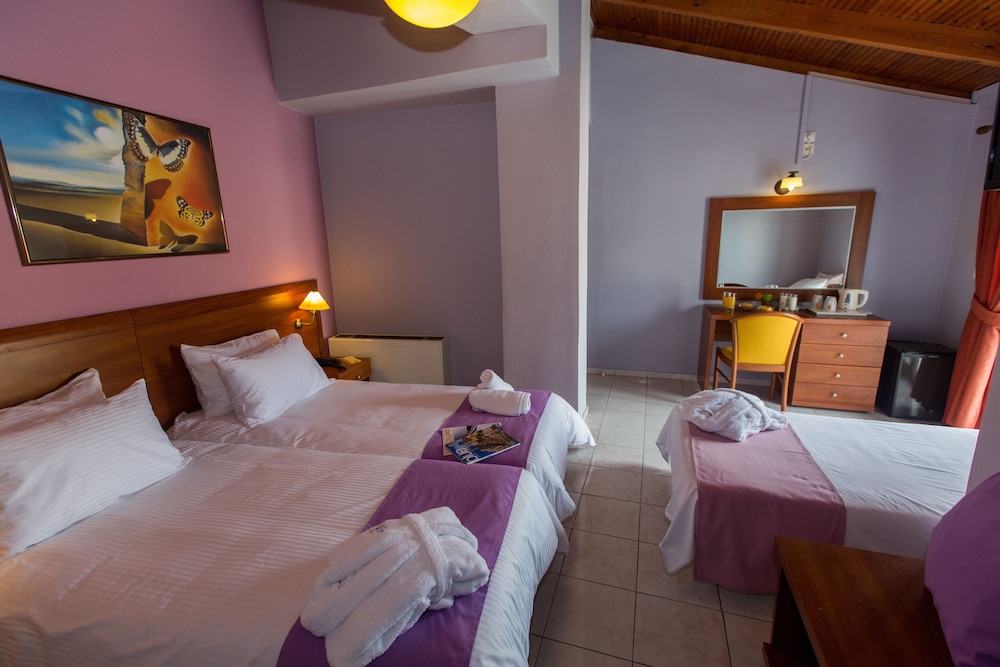 Triple Room - Photo 2
