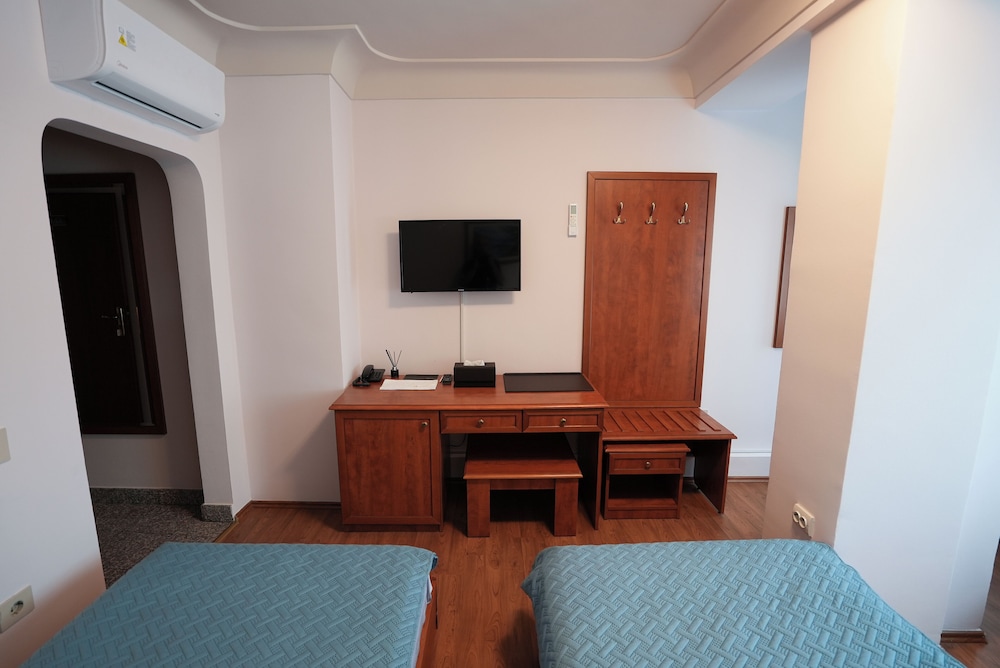 Basic Twin Room photo 2