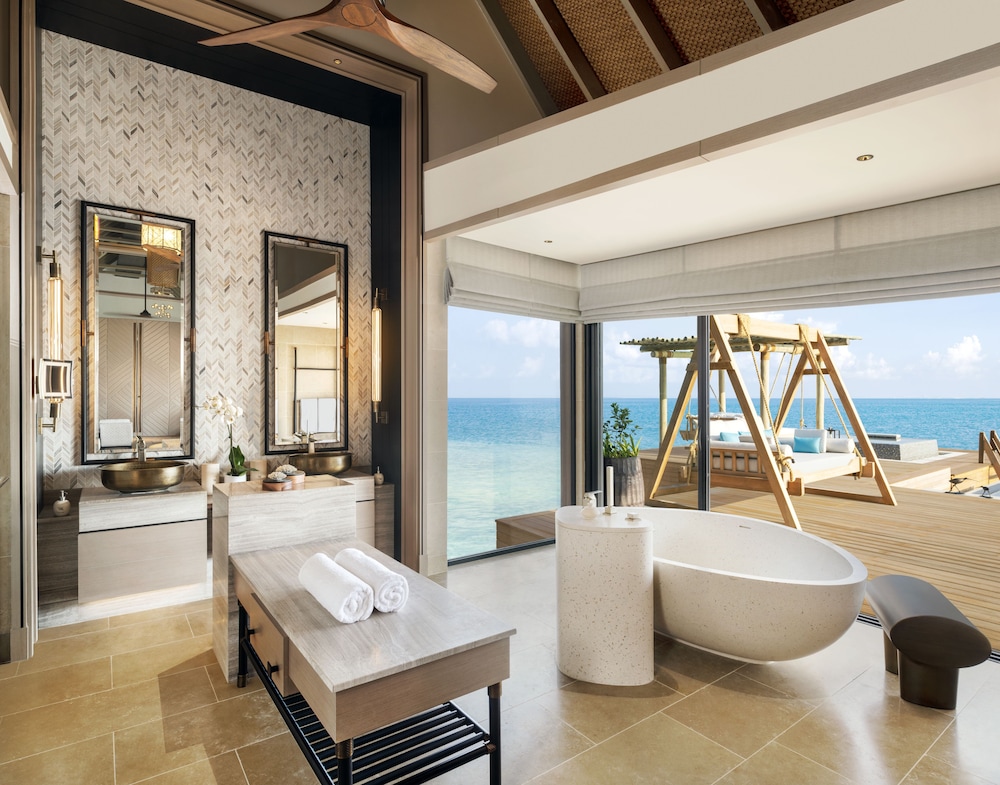 Two Bedroom Reef Villa with Pool - Photo 9