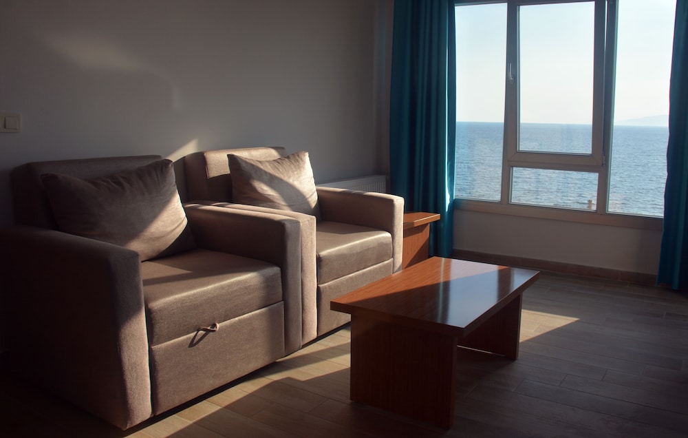 Suite, 2 Bedrooms, Non Smoking, City View photo 3