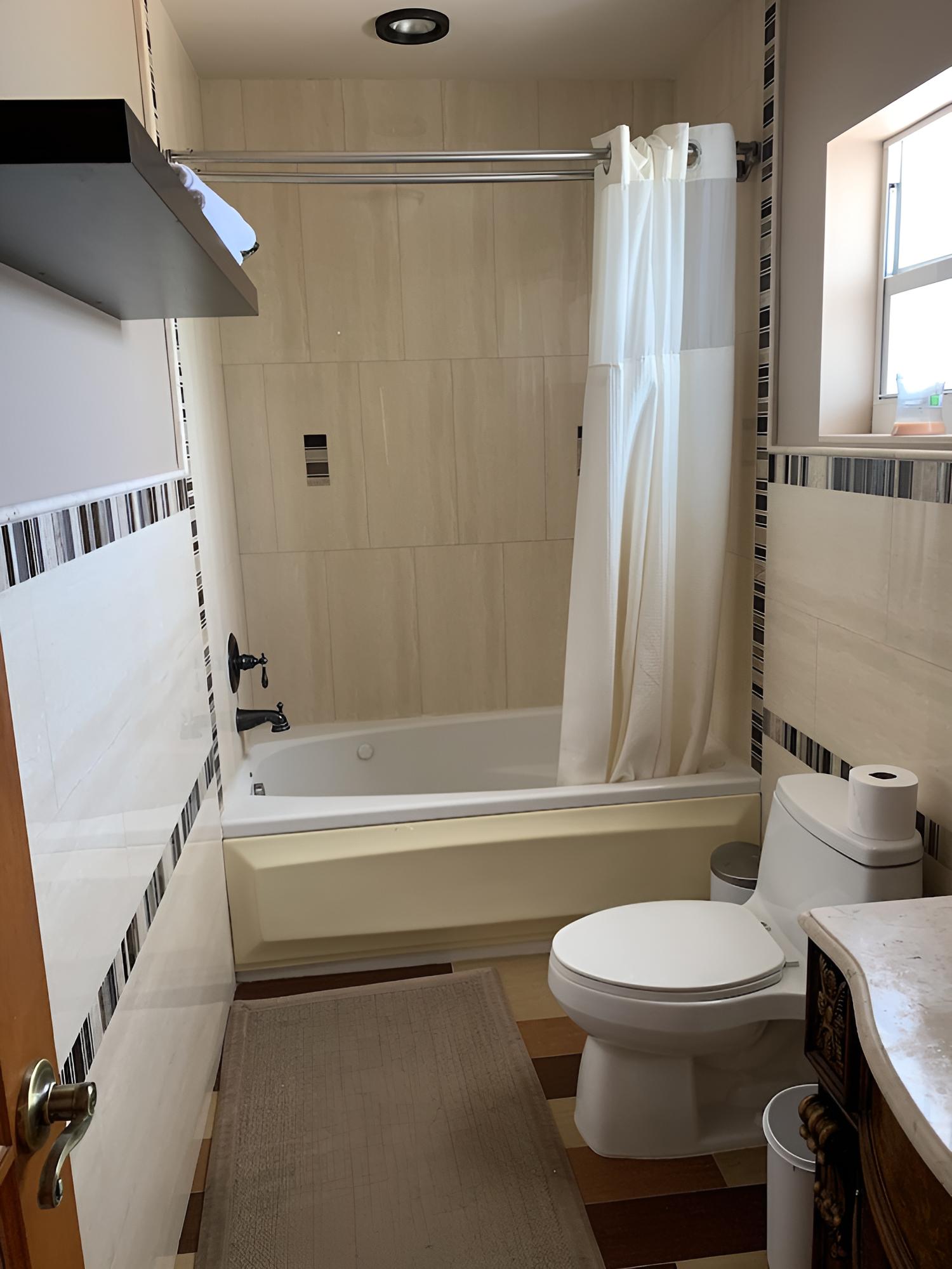 Superior Room, 1 Queen Bed photo 3