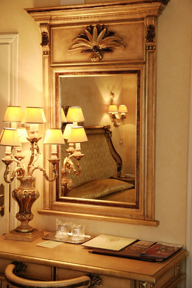 Deluxe Room - Photo 3