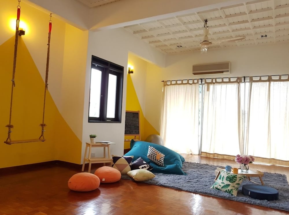 House, 4 Bedrooms photo 2