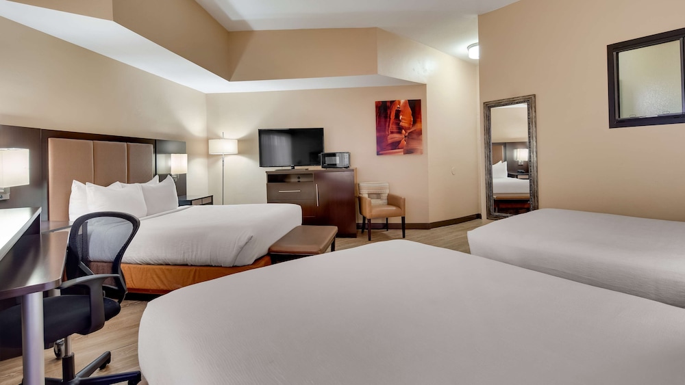 Standard Room, Multiple Beds, Non Smoking (Walk-in Shower) - Photo 3