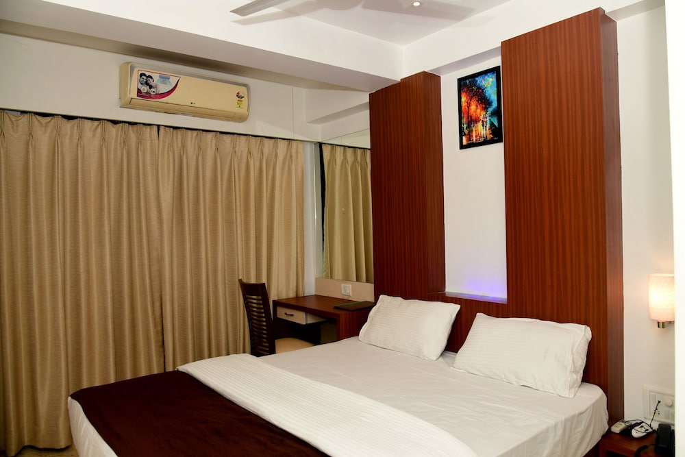 Executive Room - Photo 5
