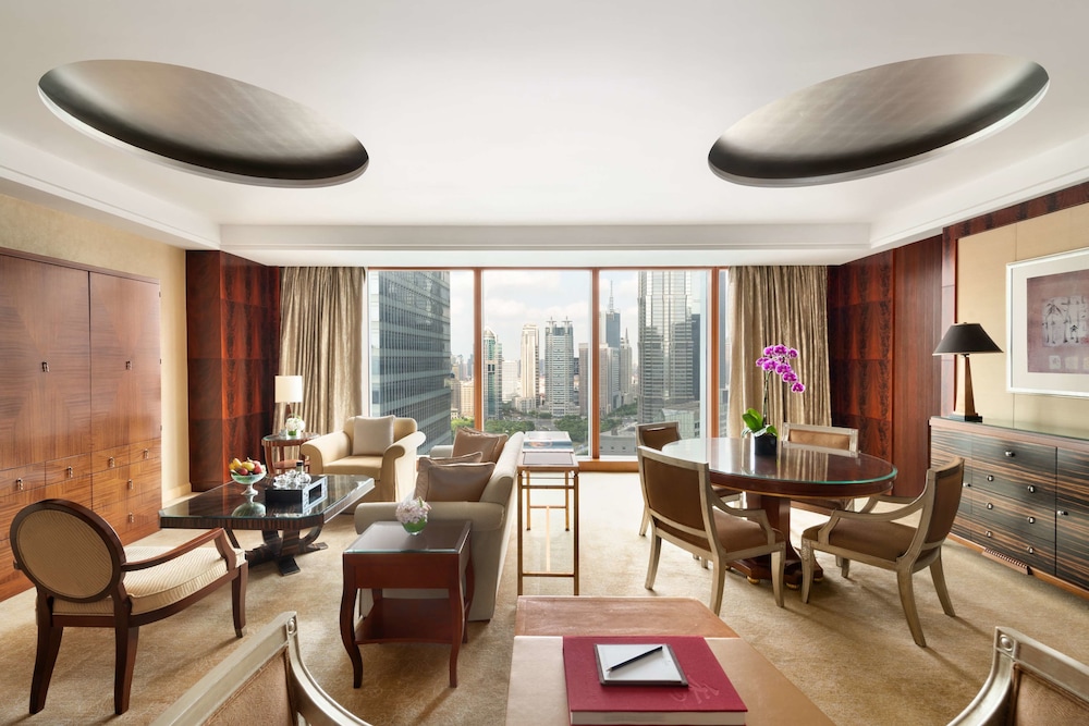 Premier Skyline Suite 1 King (Grand Tower)
