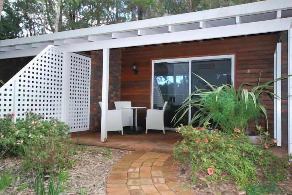 Panoramic Studio Suite, Multiple Beds, Kitchen, Garden View photo 2